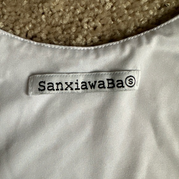 Women’s White Tank Top Small - Picture 3 of 3